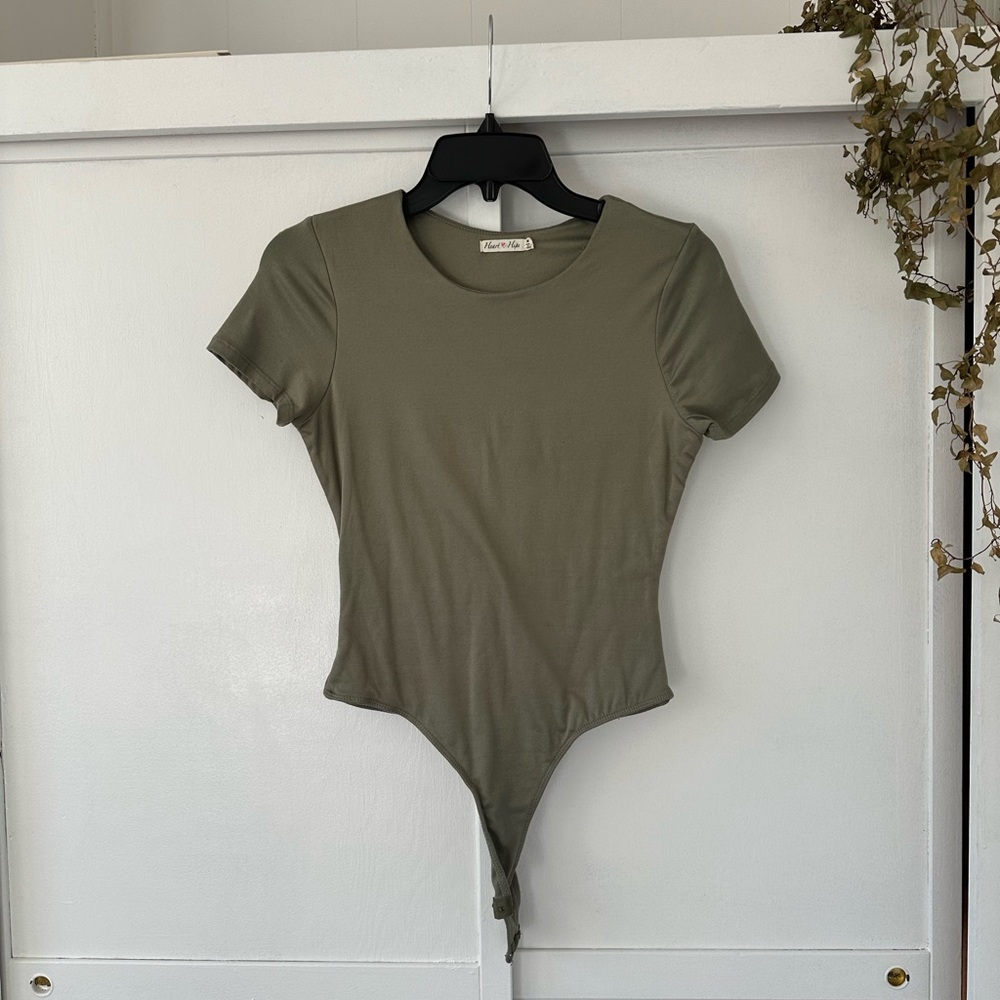 Closet Staple Double Lined Dark Green Body Suit Tee • Size M